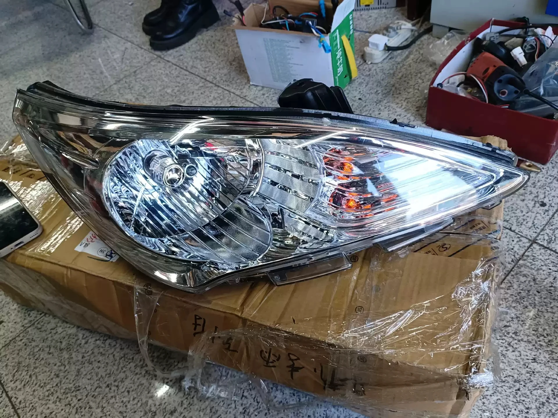Car Headlight assembly For Hyu - Running Headlamp review and price