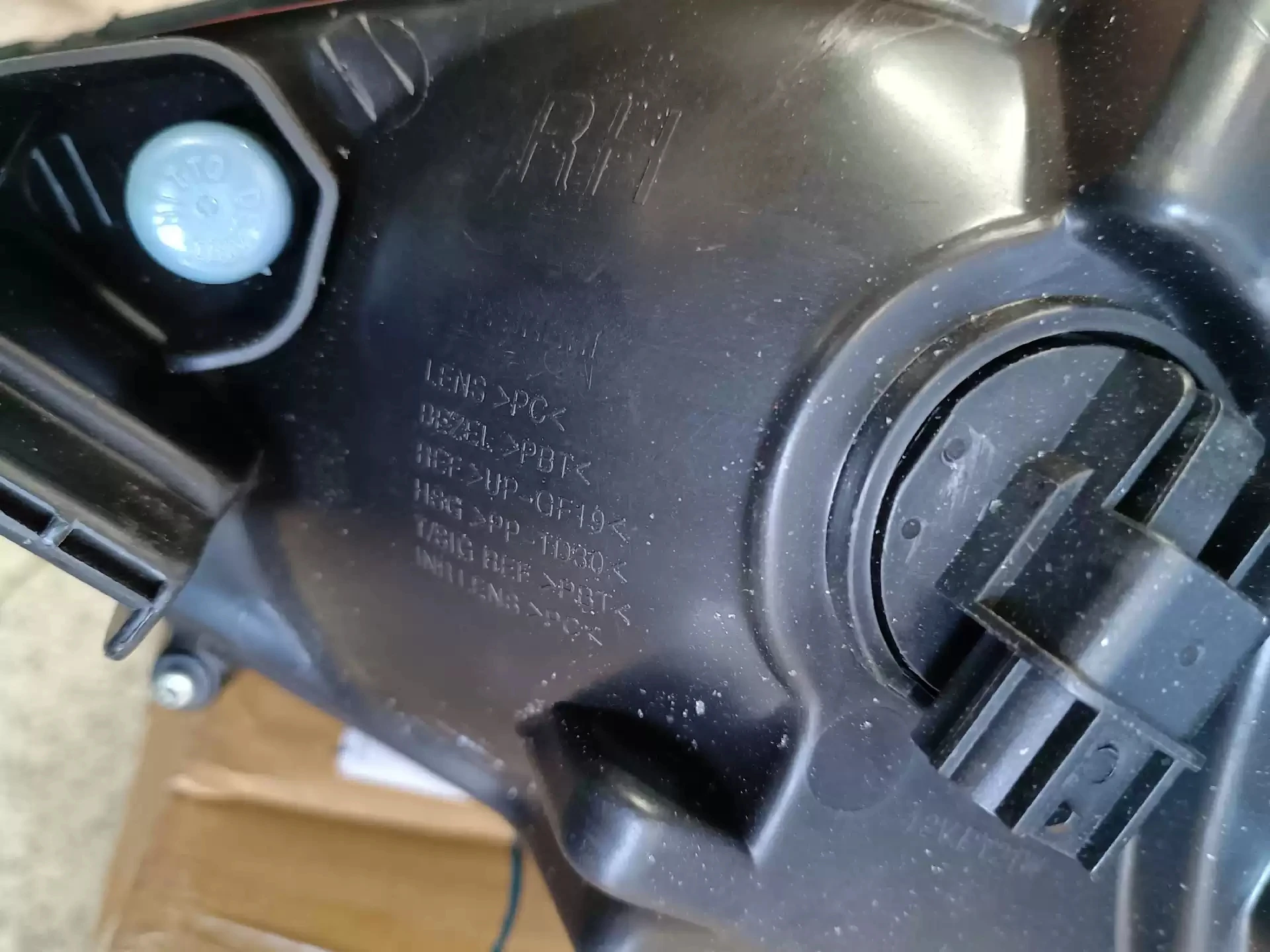 Car Headlight assembly For Hyu - Running Headlamp review and price